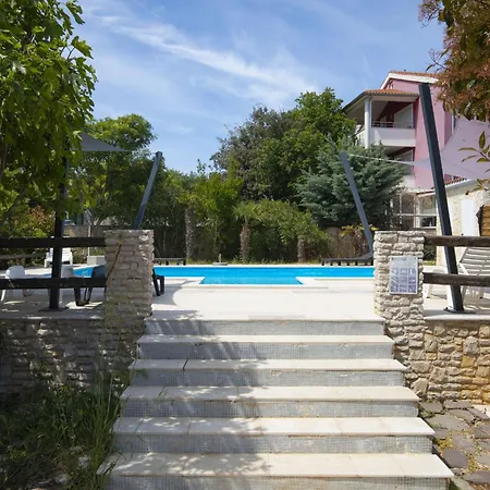 Apartmán Valentino With Shared Pool