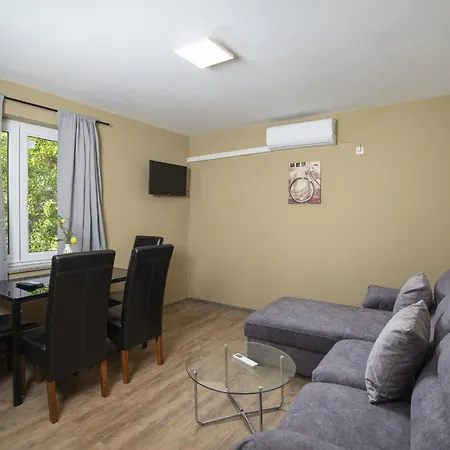 Apartmán Valentino With Shared Pool *
